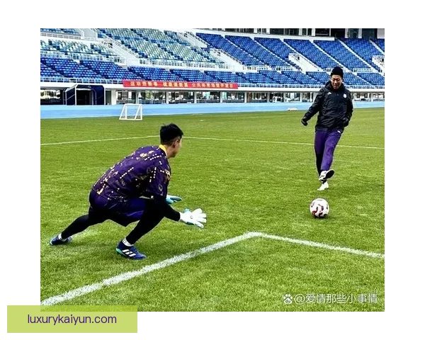 Griezmann 对年轻球员的指导方法引发关注，展现教练潜力与球员发展理念。